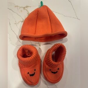 Carters Pumpkin Hat & Booties Size 6-12 months